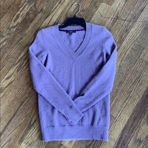 Gap sweater